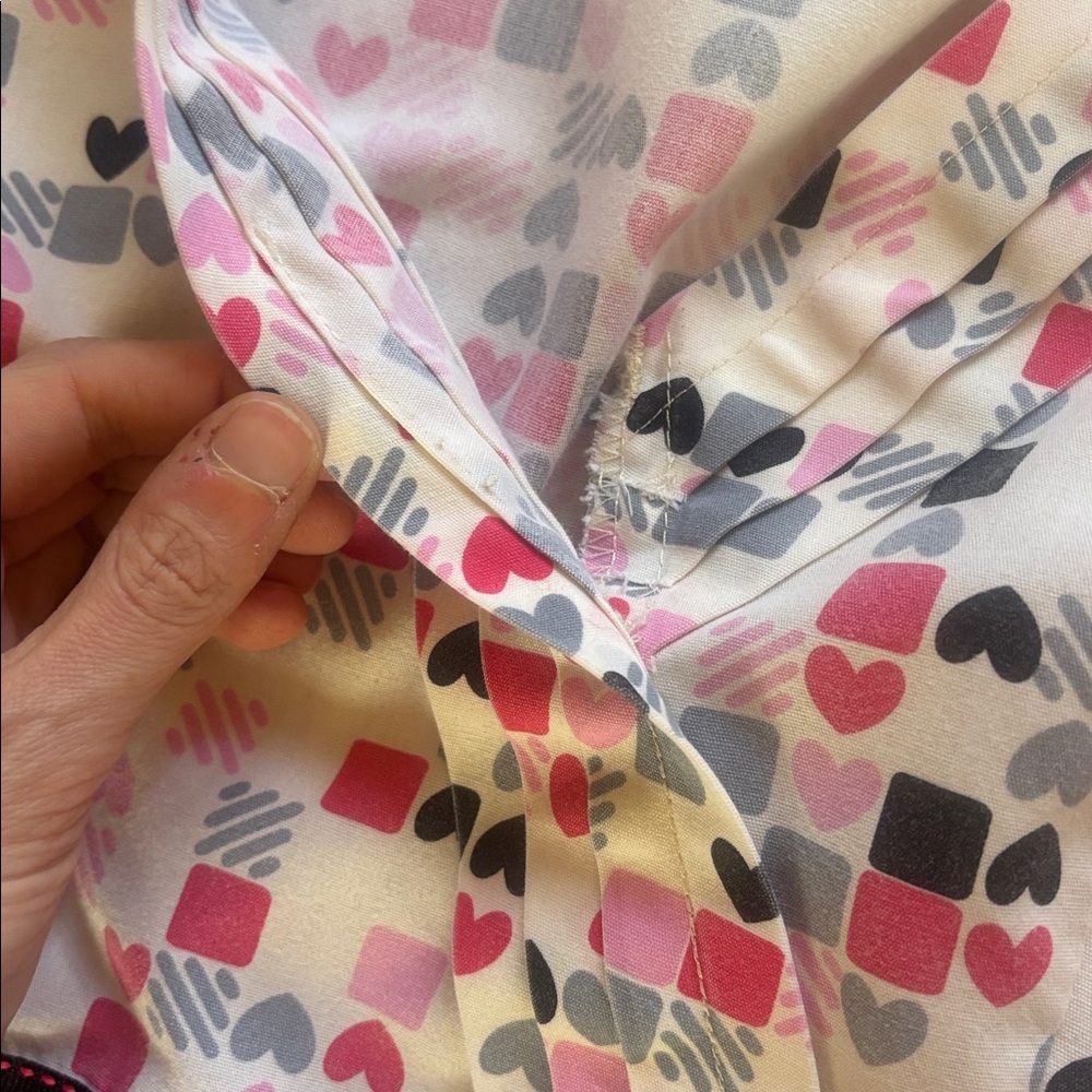 Cherokee Patterned Scrub Top With Pockets - Picture 2 of 6